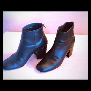 Stuart Weitzman Barcari Bootie